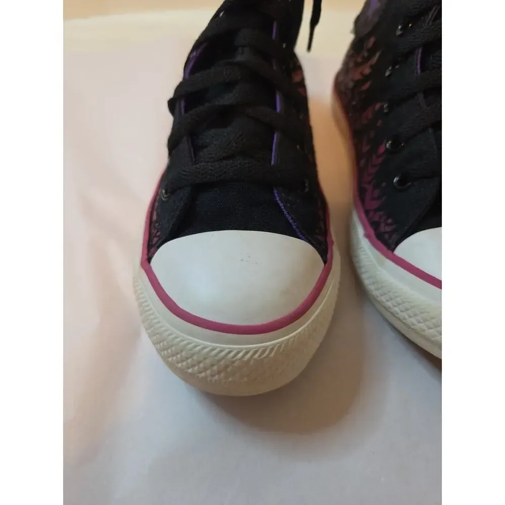 Converse very nice